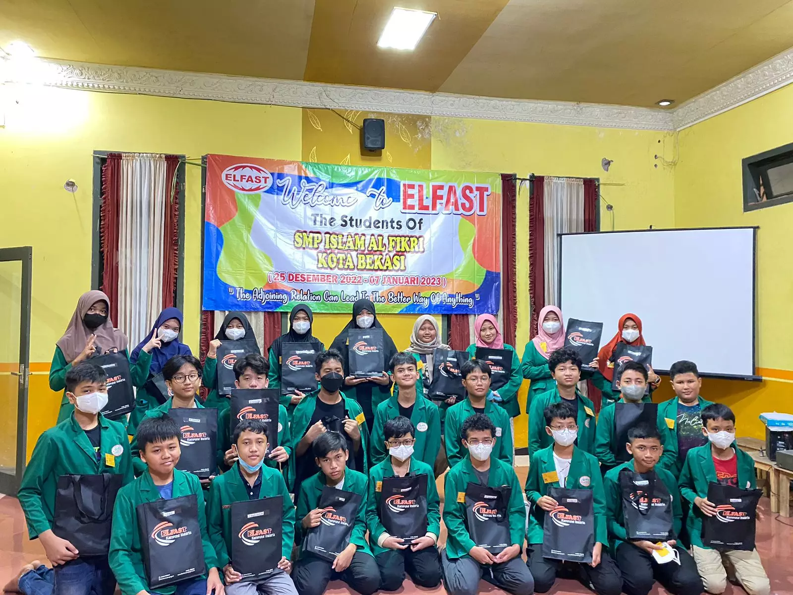 Keseruan English Camp SMP Islam Al-Fikri Liburan sambil Belajar di Kampung Inggris Pare, Kediri.